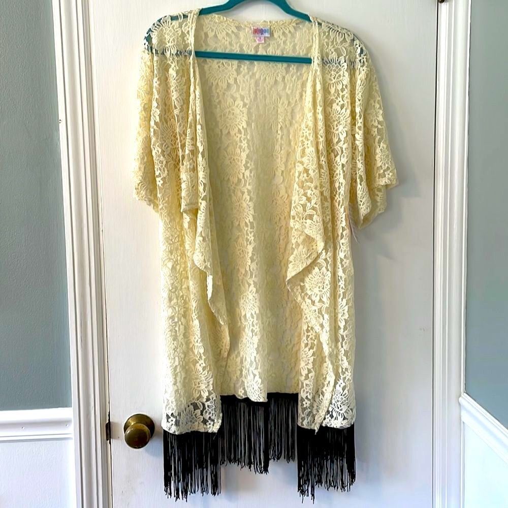 LuLaRoe Monroe cream lace kimono with black fringe size Small